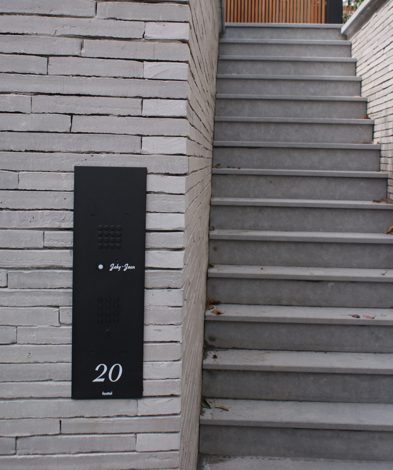 FT2401LKVC-black
